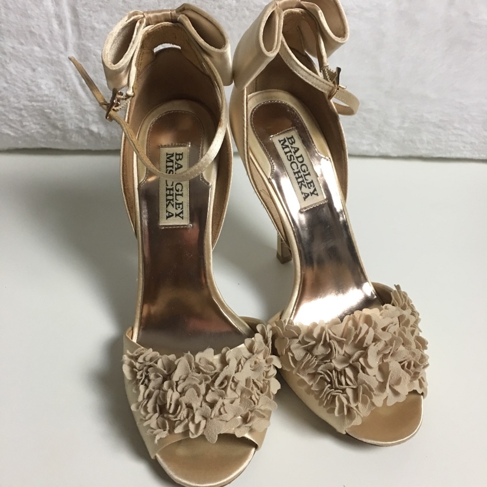 BADGLEY MISCHIKA floral formal event shoe-Used